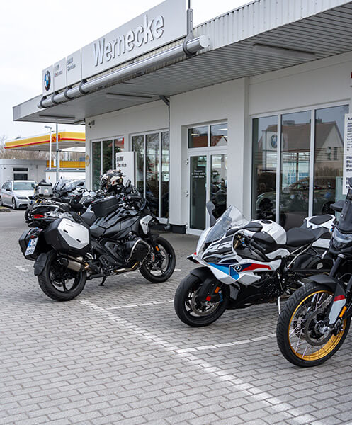 bmw motorrad filiale wernecke saisonstart Voller Parkplatz beim Saisonstart Event- BMW Motorräder bei Wernecke